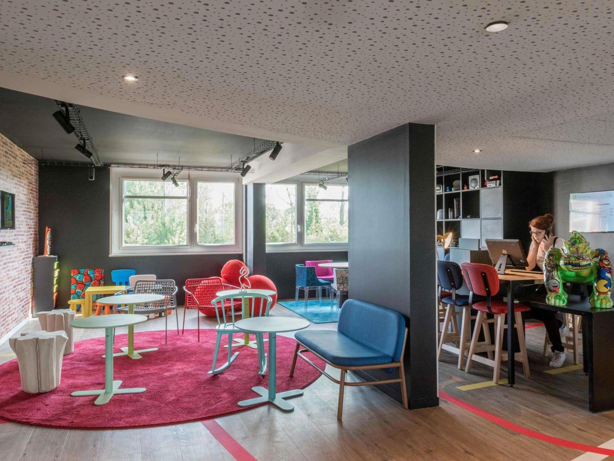 Ibis Styles Lyon Bron Eurexpo Hotel Bagian luar foto